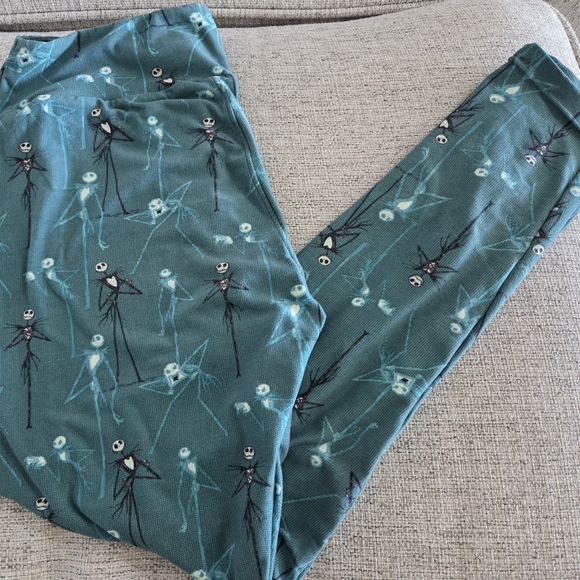 LuLaRoe Nightmare Before Christmas Leggings.  One Size - Picture 1 of 3